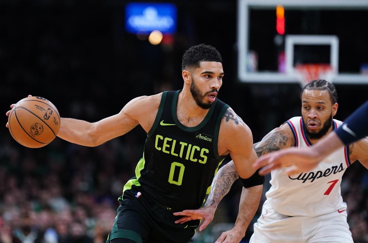 开云-塔图姆在阿森纳比赛中战术调整，比赛规则变更引发热议！