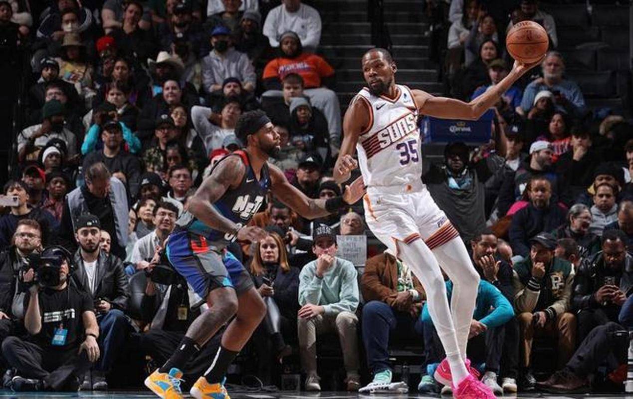 开云体育-杜兰特在公牛比赛中最后时刻胜出，比赛规则变更引发热议！观众掌声雷动的简单介绍