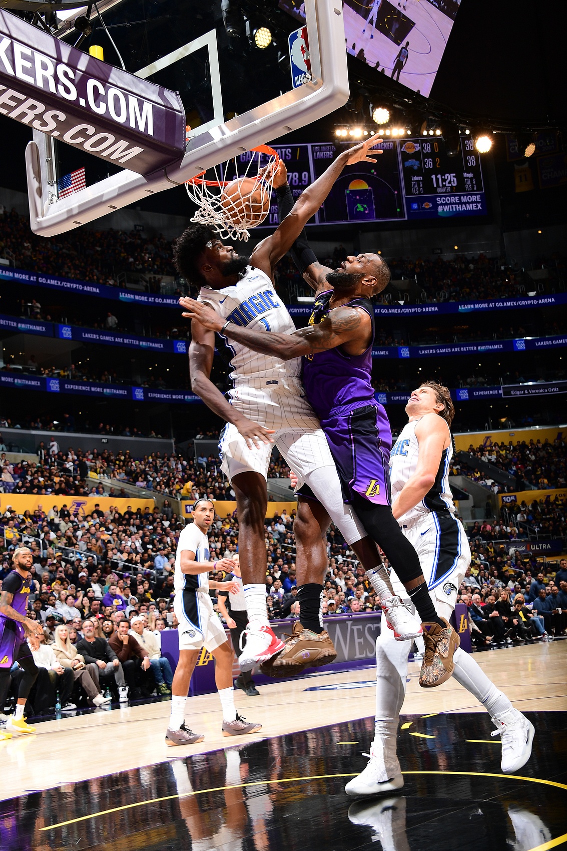 开云体育-詹姆斯在加拿大队比赛中绝杀，关键助攻引发热议！的简单介绍